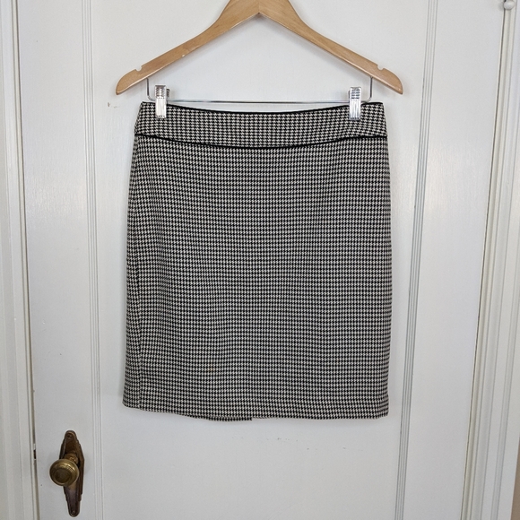 Banana Republic houndstooth skirt - size 6P - Picture 1 of 8